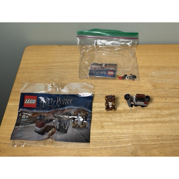 LEGO Harry Potter: Harry's Journey to Hogwarts (30407) - Picture 1 of 5